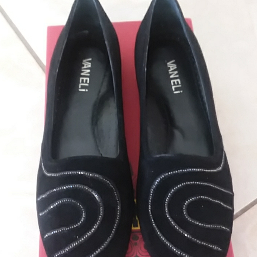 Vaneli sissy black suede flats size 7 1/2 N - Picture 2 of 3